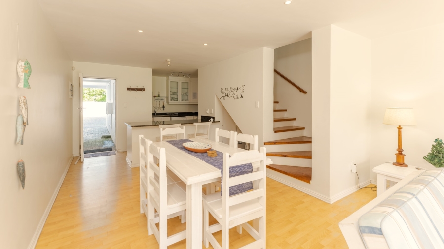 To Let 3 Bedroom Property for Rent in Struisbaai Western Cape